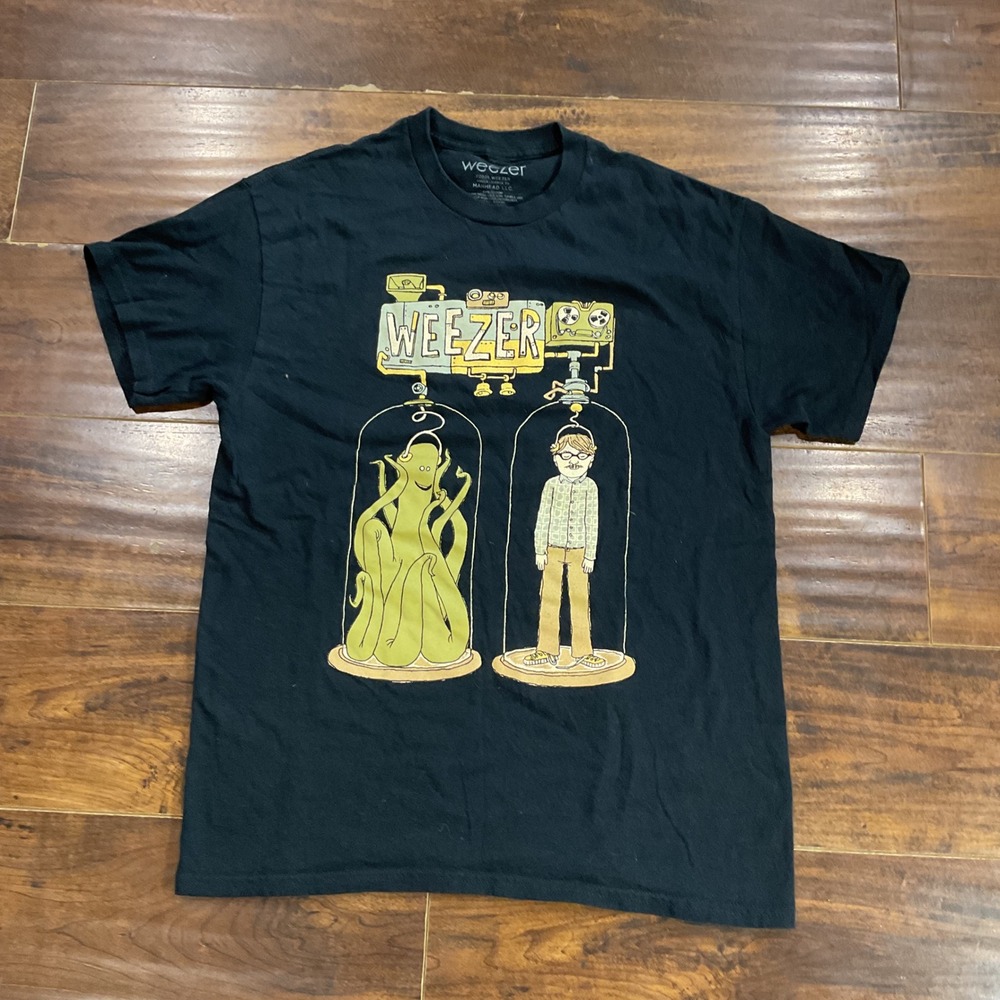 Weezer Graphic T-Shirt Mens Medium Black Man and Creature Science Art Tee